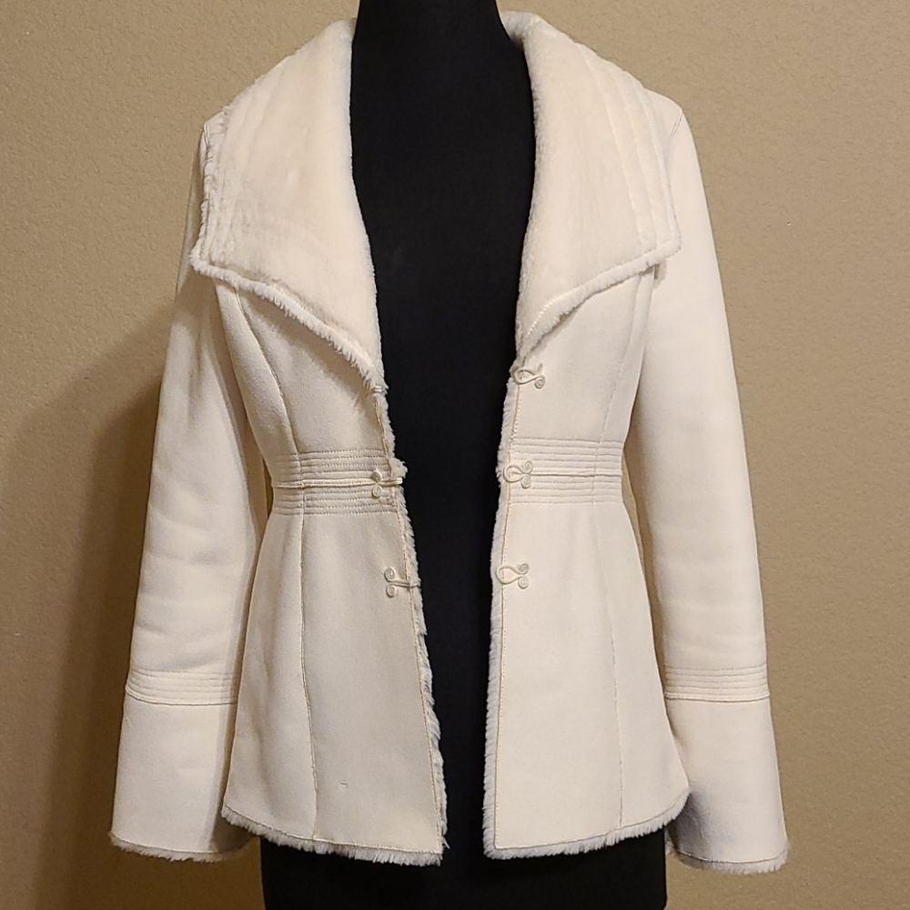 White House Black Market coat - Picture 2 of 16